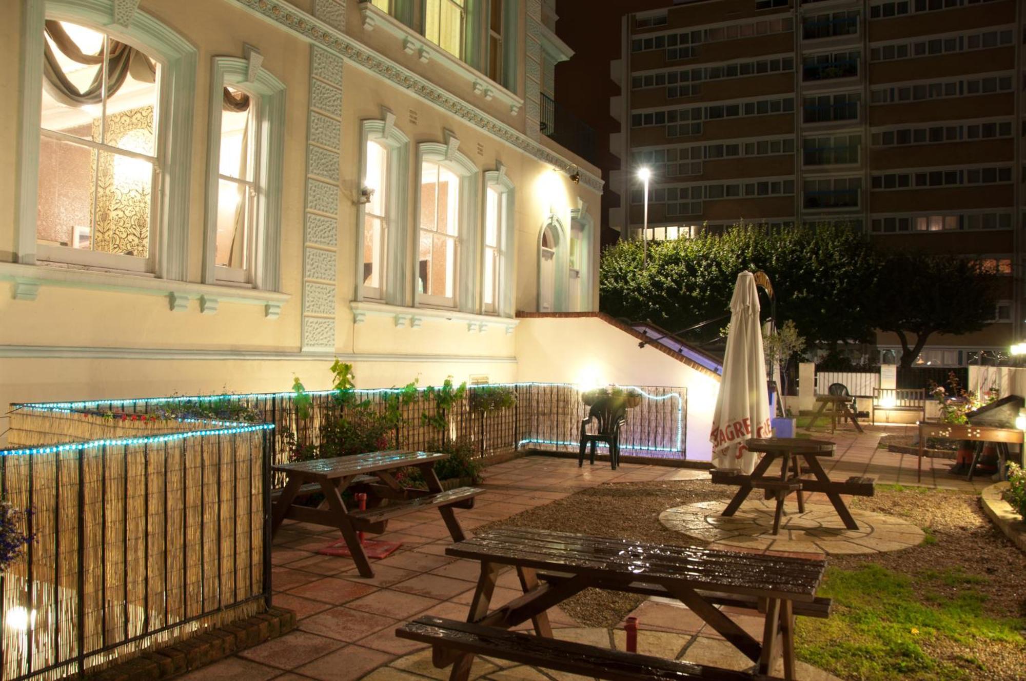 איסטבורן Vernon Guesthouse מראה חיצוני תמונה