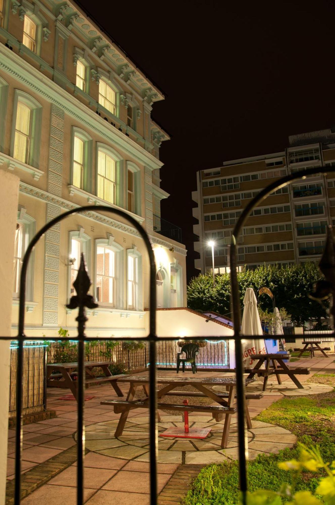 איסטבורן Vernon Guesthouse מראה חיצוני תמונה